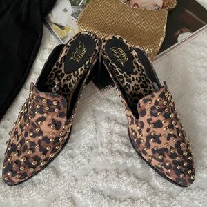 Leopard Mules